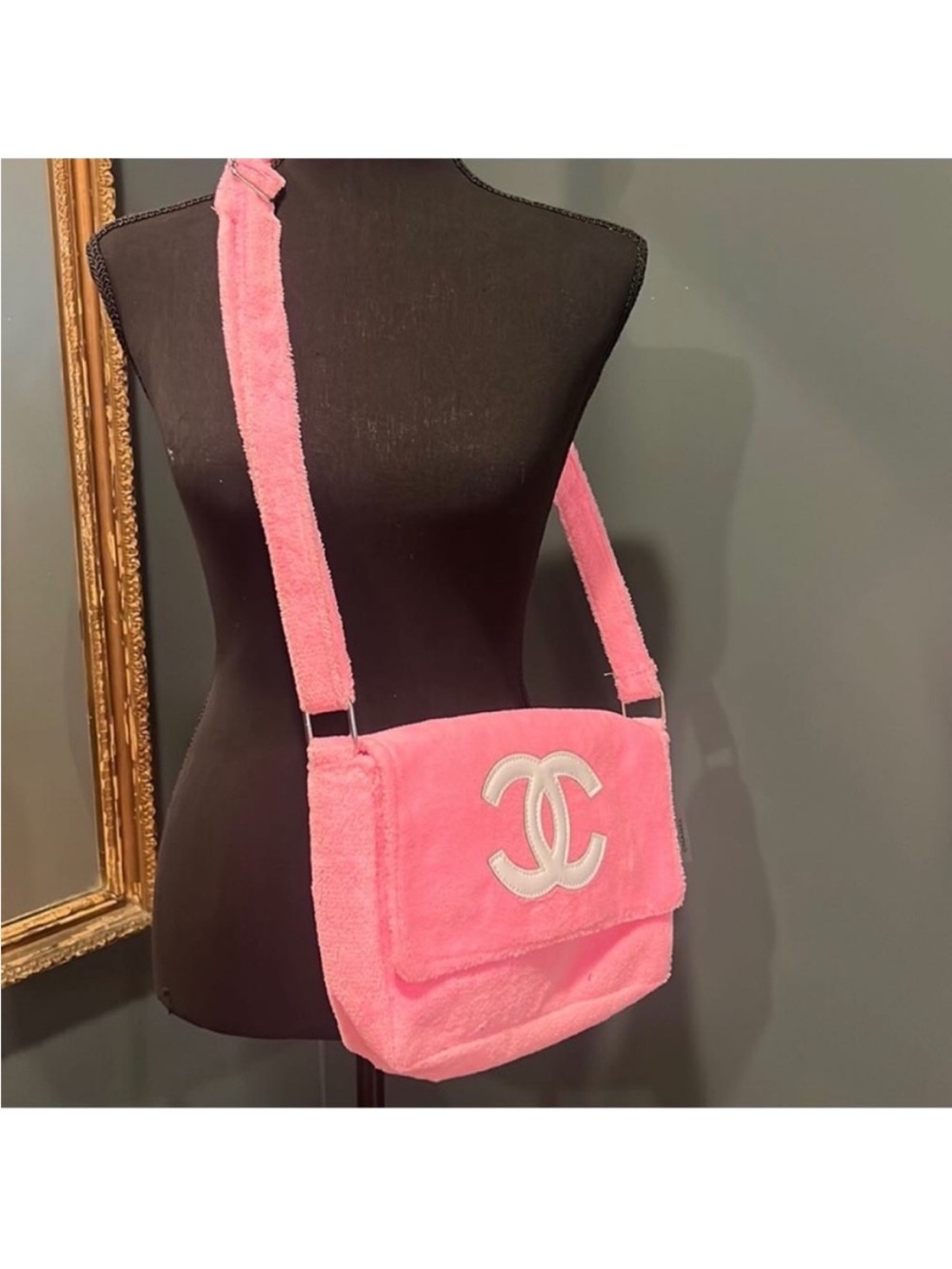 CHANEL Pink Plush Shoulder Bag with White CC Logo VIP GWP - Picture 6 of 12